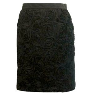 NWT Banana Republic Textured Rose Floral Rosette Black Pencil Skirt 8